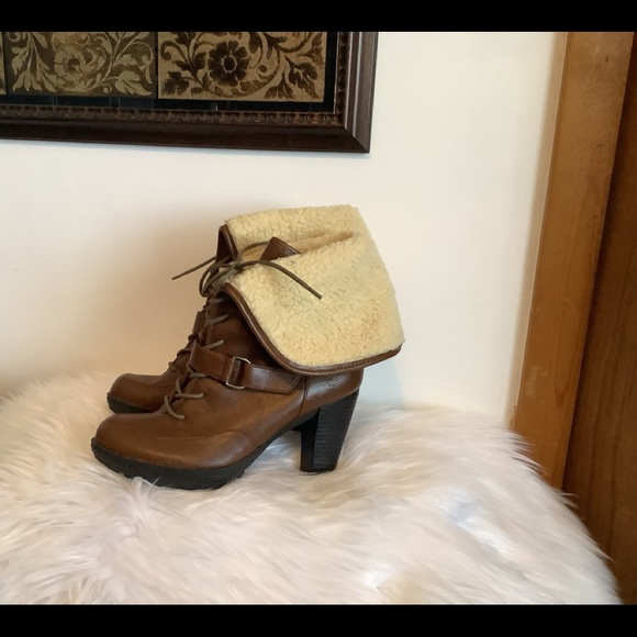 Ladies Naturalizer ankle booties - Picture 4 of 8